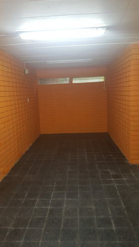 Se Alquila Local Comercial En Barrio Sayago