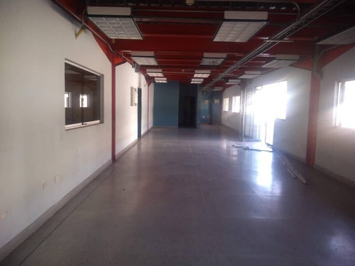 Imagen 10 de 16 de Johanna Castillo Vende 04145951217 Galpon En Guacara