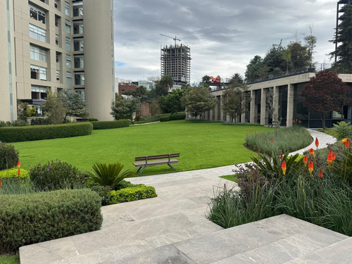Departamento En Renta, Con Balcón Y Excelentes Vistas