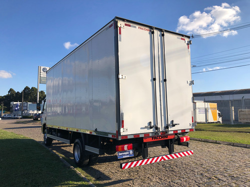 Mb Accelo 1016 Ano 2022/22 - Mercedes Benz - Baú 6,20 Metros