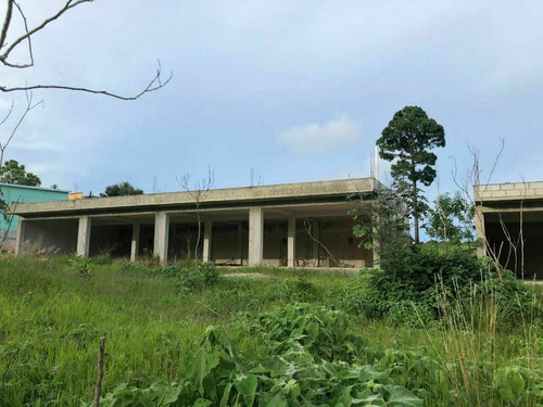 Terreno Comercial Con Locales En Zona Altamente Poblada En Comitan.