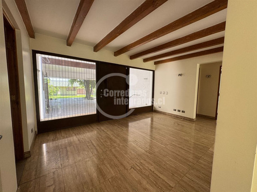 Casa En Venta De 7 Dorm. En Las Condes