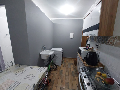 Casa Com 2 Dormitórios Cozinha E Banheiro