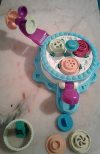 Imagen 3 de 3 de Juguete De Pastelería Play Doh Con Moldes