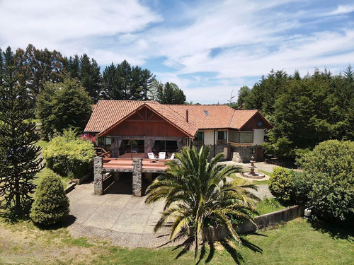 Linda Casa En Condominio A Las Afueras De Victoria