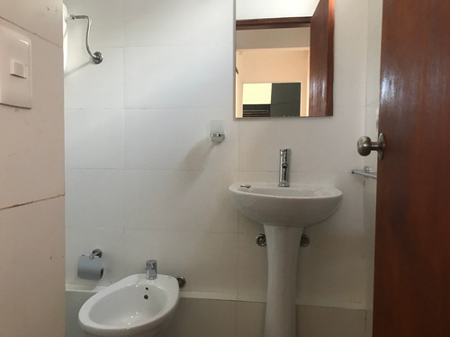 Imagen 8 de 14 de Casa 2 Dormitorios Venta Pérez Castellano A Nuevo