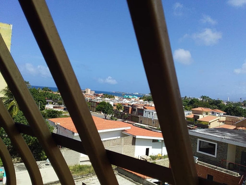 Imagen 10 de 15 de Nelida Lugo Alquila Apartamento Cumboto Norte Puerto Cabello