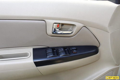 Imagen 22 de 25 de Toyota Fortuner Sr5