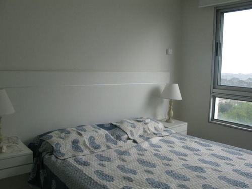 Venta De Apartamento 2 Dormitorio Y Medio En Brava