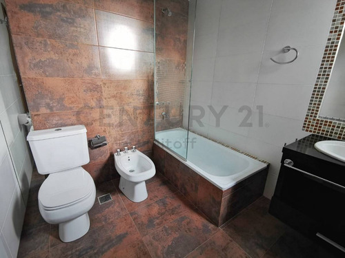 Imagen 20 de 27 de Departamento En Venta De 2 Dormitorios Con Cochera En La Plata