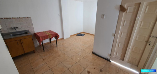 Imagen 14 de 18 de Zona Hospitales - Pasillo Con Patio Y Parrillero - 2 Dormitorios