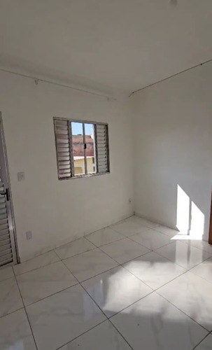 Aluga-se Apartamento 1 Dormitório Com Sacada