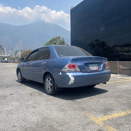 Mitsubishi Lancer Glx Año 2015