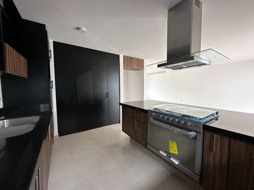 Casa En Venta En Privada Andaluz En San Luis Potosi