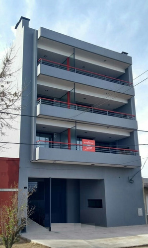 Departamento Venta En Cañuelas - Balcon Con Parrilla Propia 