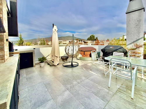 Amplio Y Luminoso, Gran Quincho En Rooftop Privado