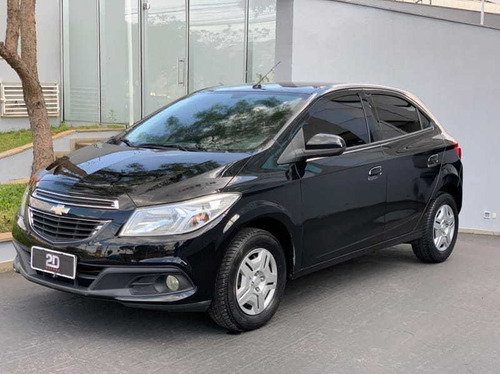 Imagem 3 de 11 de Chevrolet Onix Hatch Lt 1.0 8v Flexpower 5p Mec.- 2013/