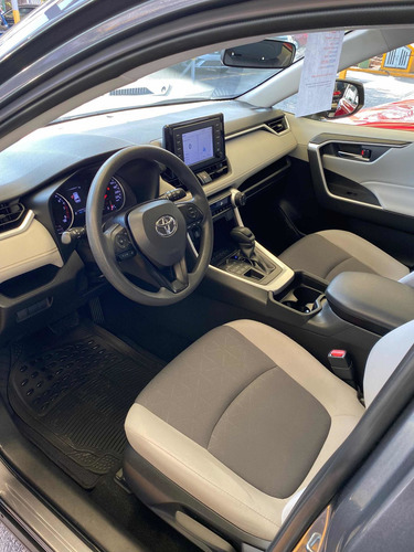 Imagen 7 de 11 de Toyota Rav4 2019 2.5 Xle 4wd At 204 Hp