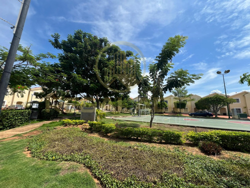 Cv-1597 Zona Norte Townhouse Villa Las Dunas Avenida Milagro Norte