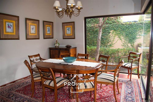 Casa En Venta De 6 Dorm. En Lo Barnechea