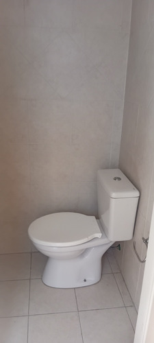 Piso 4 Ambientes Con Cochera, Dependencia De Servicio, Suite