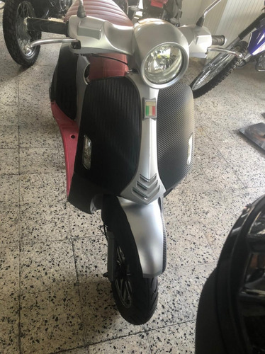 Styler Prima Zanella 150, Scooter Usada Buen Estado 12/18