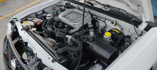 Imagen 14 de 14 de Nissan Np300 2014 2.5 Diesel Chasis 4x2 Mt