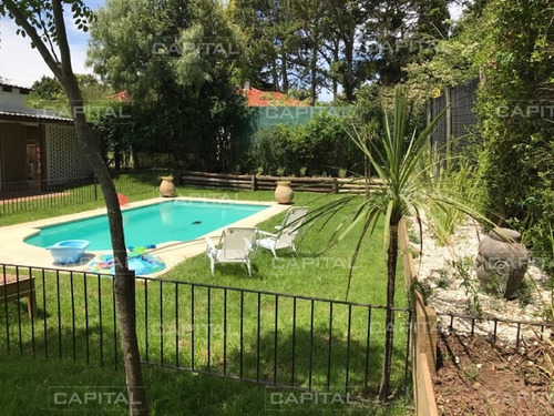 Casa 6 Dormitorios - Jardines De Cordoba- Ref: 25304