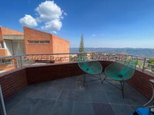 #23-25048 Bello Townhouse Ubicado En Loma Linda