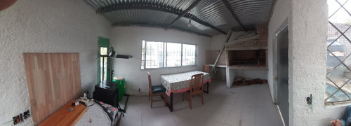 2 Casas En Un Mismo Padrón. Portón Autom. Barbacoa, Garaje, Patio Frente E Interior.