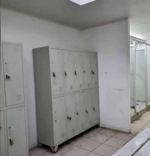 Gran Bodega En Jaime Repullo Con 1300 M2 (138155)