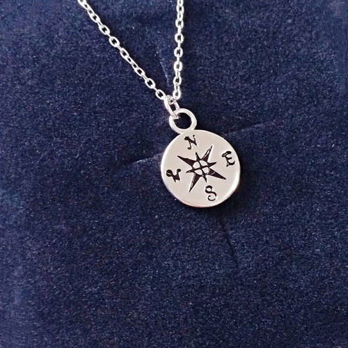 Imagen 5 de 8 de 1 Gargantilla Elegante Con Brújula Para Mujer