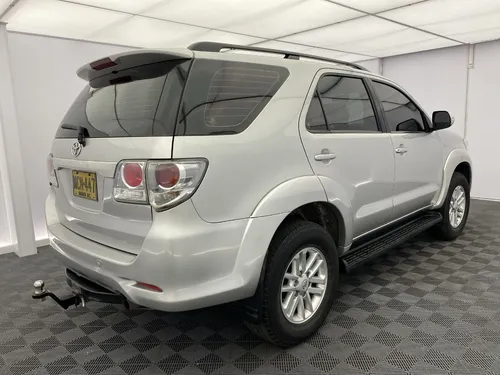 Toyota Fortuner 2.7 Urbana 4x2
