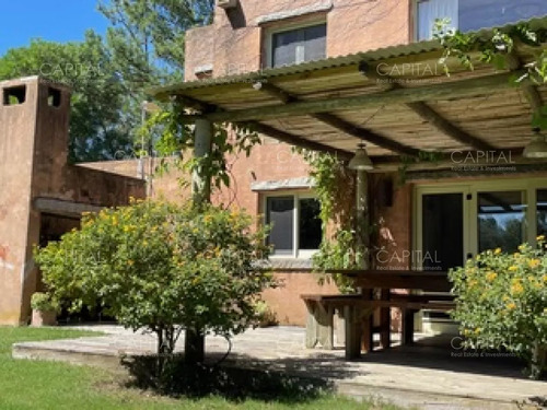 Casa A La Venta De 3 Dormitorios En Punta Del Este Con Un Magnífico Terreno De 3000 Mts2