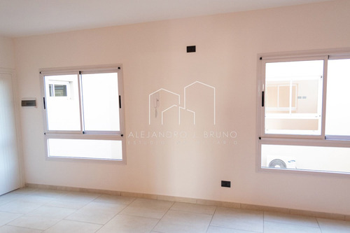 Imagen 6 de 19 de Departamento 2 Amb 1° Piso Frente - Con Balcon - Con Cochera- Ultimas Unidades