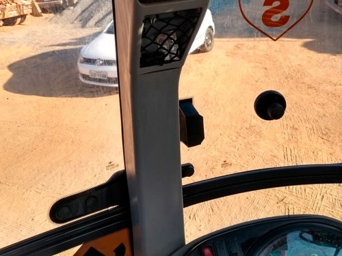 Imagem 7 de 10 de Retroescavadeira Case 580n Ano 2019