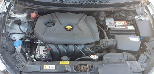 Imagem 6 de 13 de Hyundai Elantra 2014 2.0 16v Gls Flex Aut. 4p