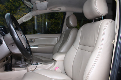 Toyota Fortuner 3.0 Sr5 Diésel 4x4 At