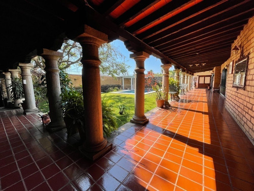 Casa Hacienda Con Cancha De Tenis | Reforma