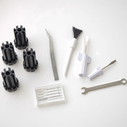 Imagen 4 de 10 de Overlock Semi Industrial 4 Hilos + Kit 3 Tijeras Metálica!!