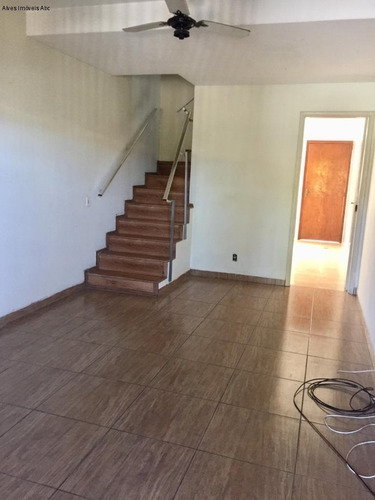 Vendo Sobrado (área Útil 85m²) No Bairro Dos Casa. Aceito Permuta. 2 Dormitórios, 2 Banheiros, Portão Automático. R$ 375 Mil - So00179 - 69338174