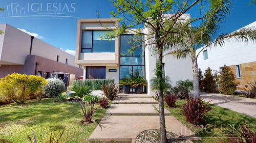 Tour 360° - Casa En Venta - Barrio Las Tipas, Nordelta