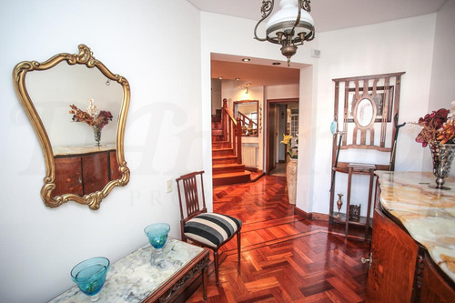 Imagen 6 de 30 de Venta Casa En 2 Plantas - Jardín - Cochera Para 3 Autos - Belgrano