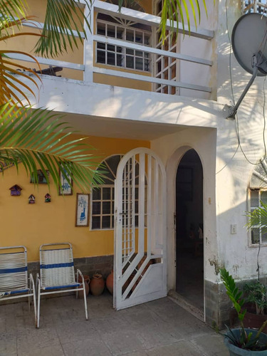 Se Vende Casa En Urb. Los Castores -san Joaquin.