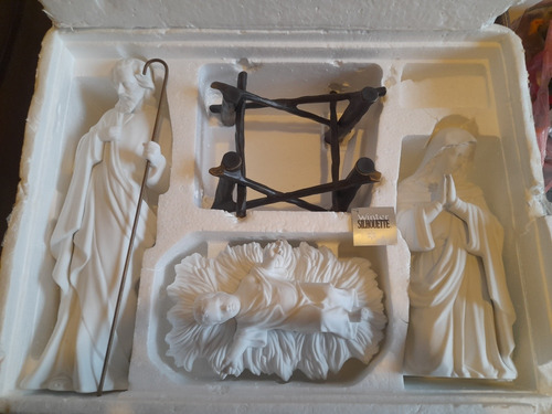 Nacimiento Winter Silhouette Department 56 Porcelana 39 Cm (Usado)