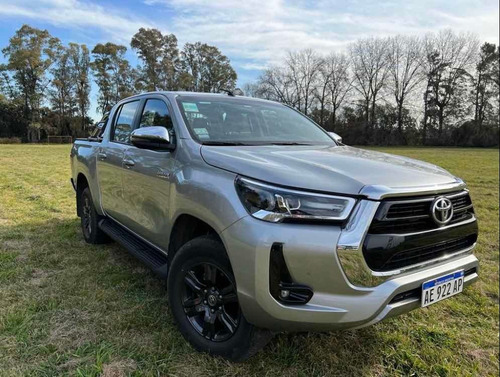 Imagen 8 de 13 de Toyota Hilux 2021 2.8 Cd Srv 177cv 4x2