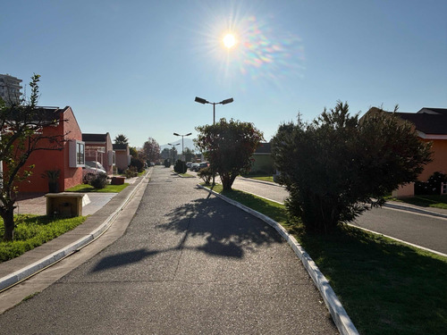 Casa Sólida Un Piso En Condominio 3d 2b 2e Quillota
