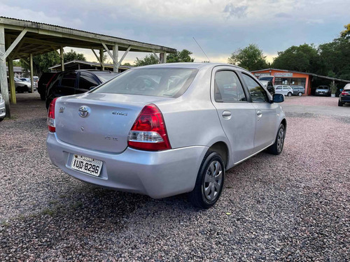 Toyota Etios 1.5 Xs Sedan 16v Flex 4p Manual