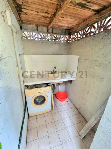 Venta De Departamento, La Plata - Calle 70 E/ 16 Y 17