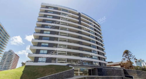 Apartamento En Venta En Torre Esmeralda De 3 Dormitorios , En Punta Del Este